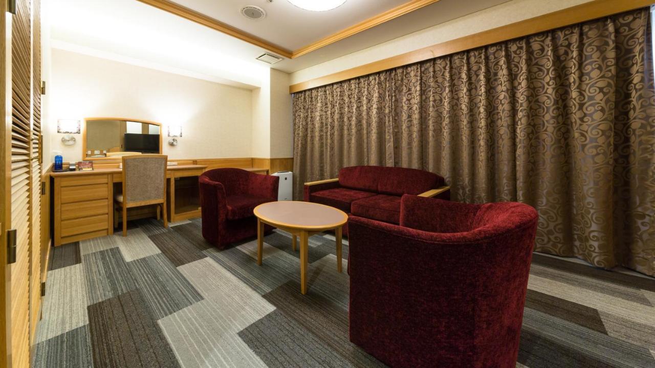 Kochi Pacific Hotel Exterior photo